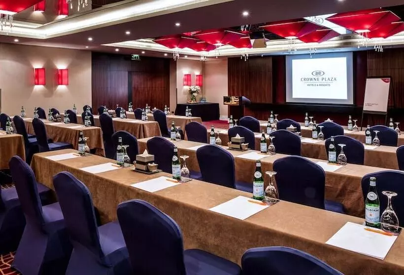 هتل Crowne Plaza Dubai Deira, An Ihg