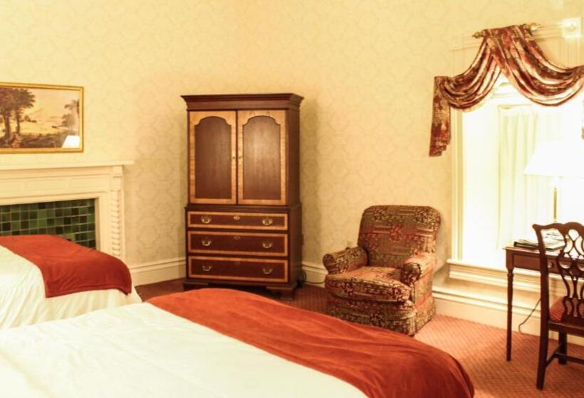 Отель General Morgan Inn