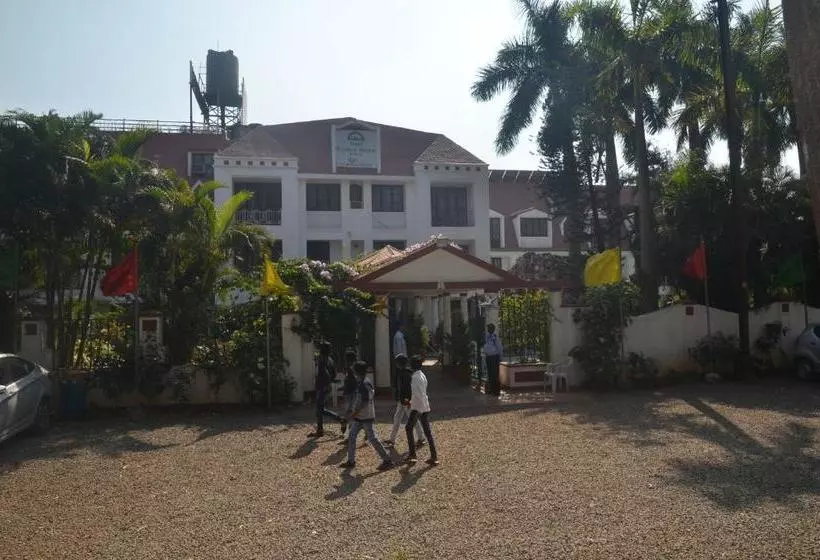 בית מלון כפרי Mist Rainbow Resort