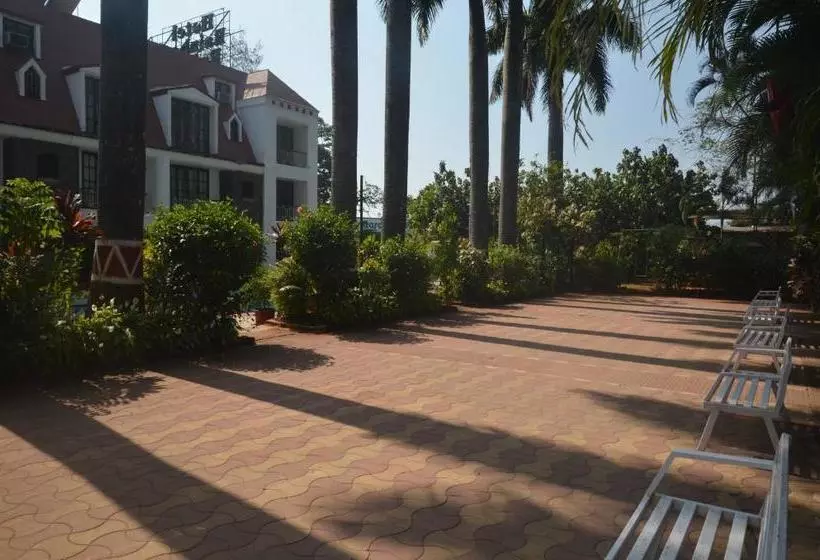 בית מלון כפרי Mist Rainbow Resort