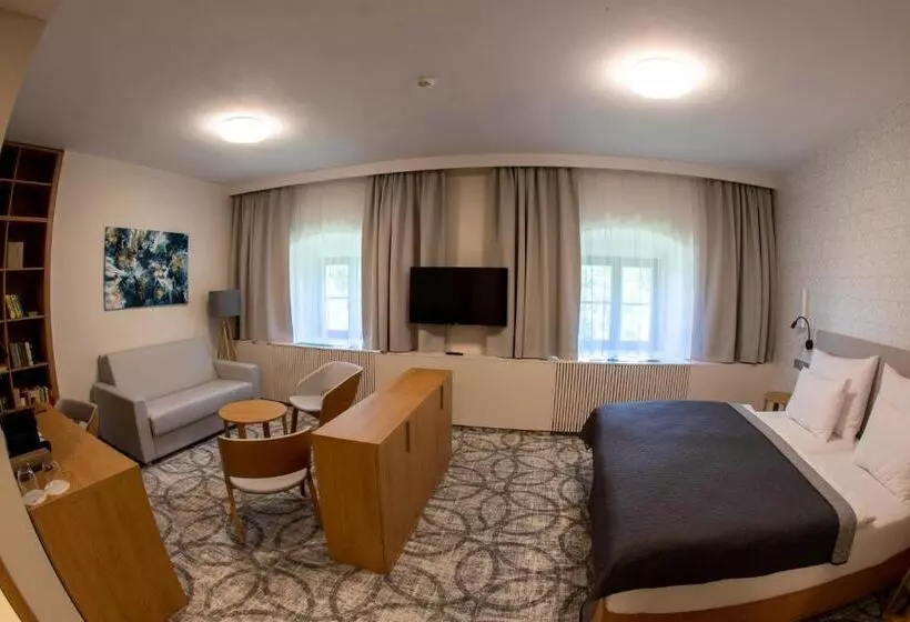 Отель Zámek Třešť