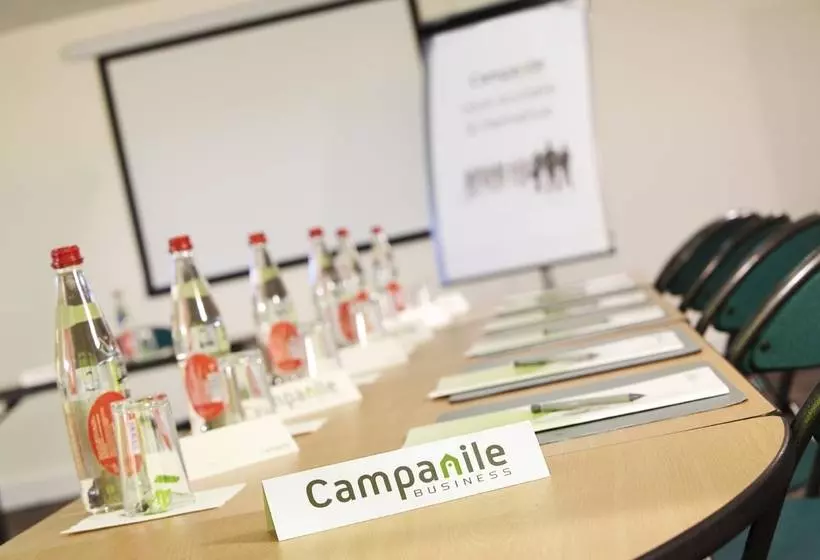 Отель Campanile Vire