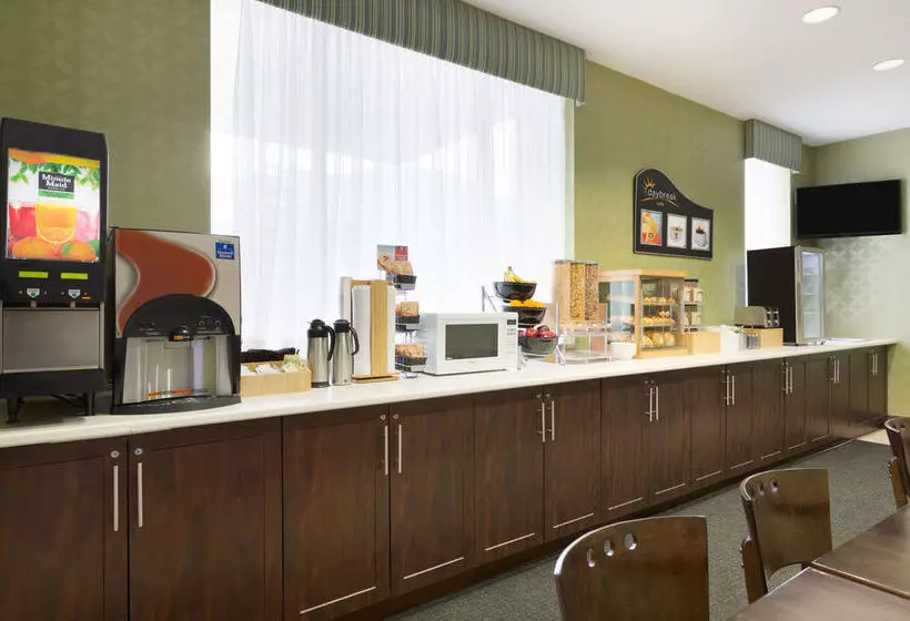 Szálloda Days Inn By Wyndham Toronto East Beaches