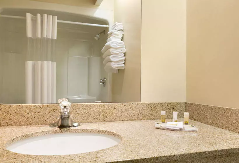 Szálloda Days Inn By Wyndham Toronto East Beaches