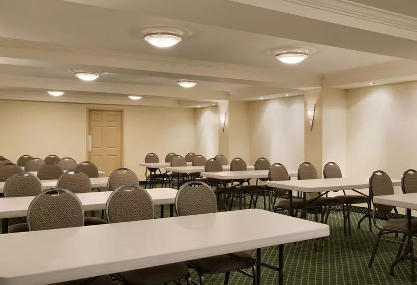 Szálloda Days Inn By Wyndham Toronto East Beaches