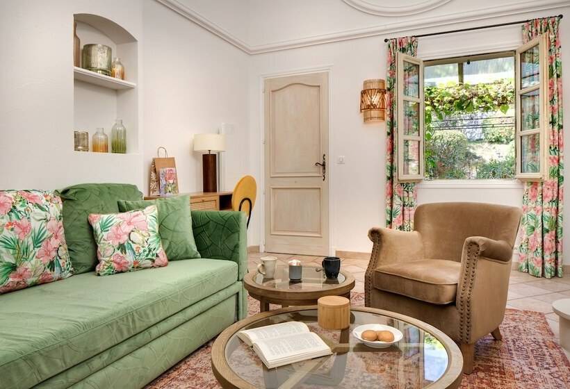 هتل La Grande Bastide