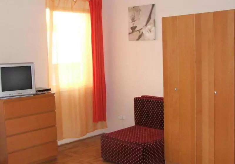 בית מלון כפרי Rose City