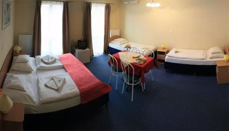 בית מלון כפרי Rose City