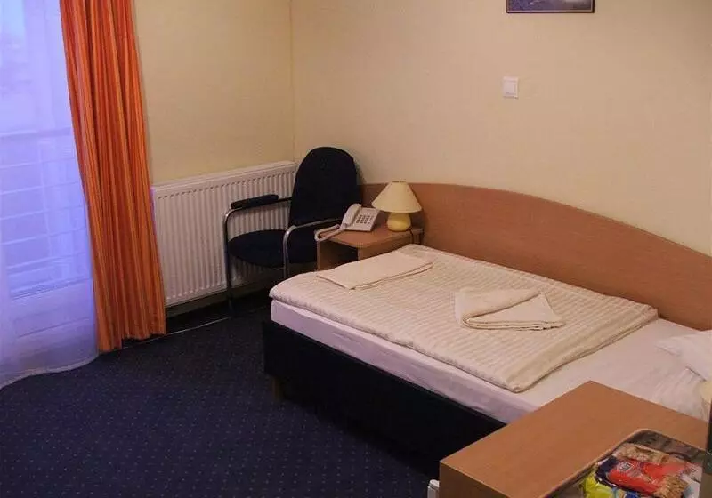 בית מלון כפרי Rose City