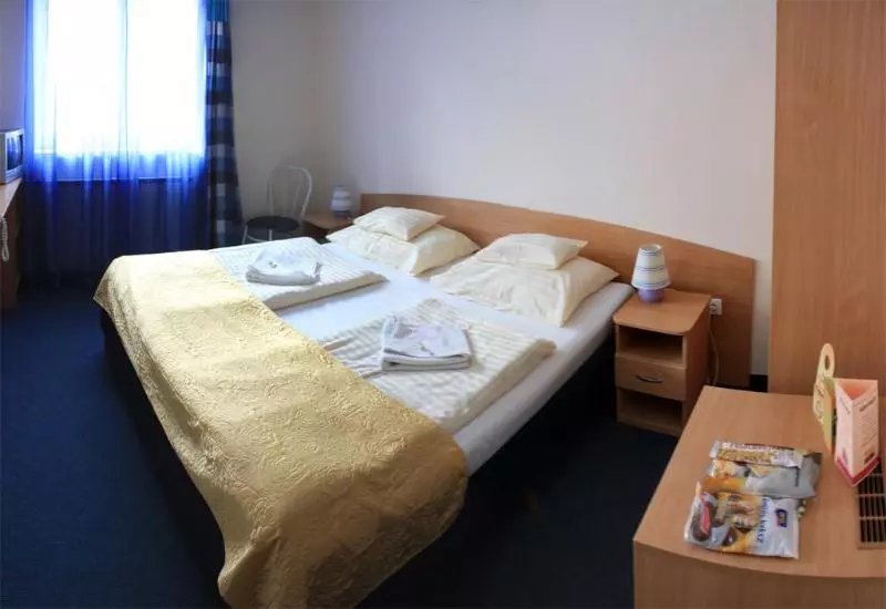 בית מלון כפרי Rose City