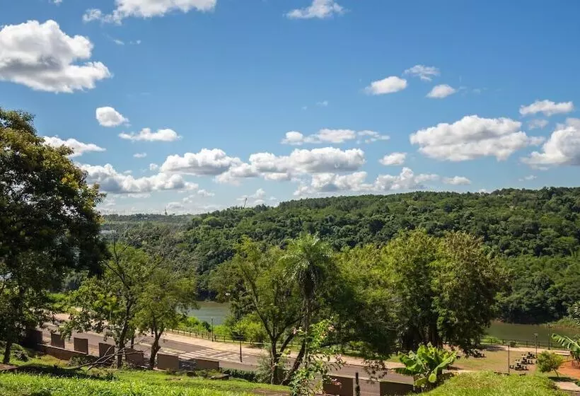 Pirayu Hotel & Resort