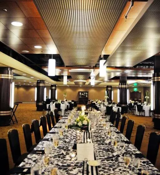 Radisson Plaza Hotel At Kalamazoo Center