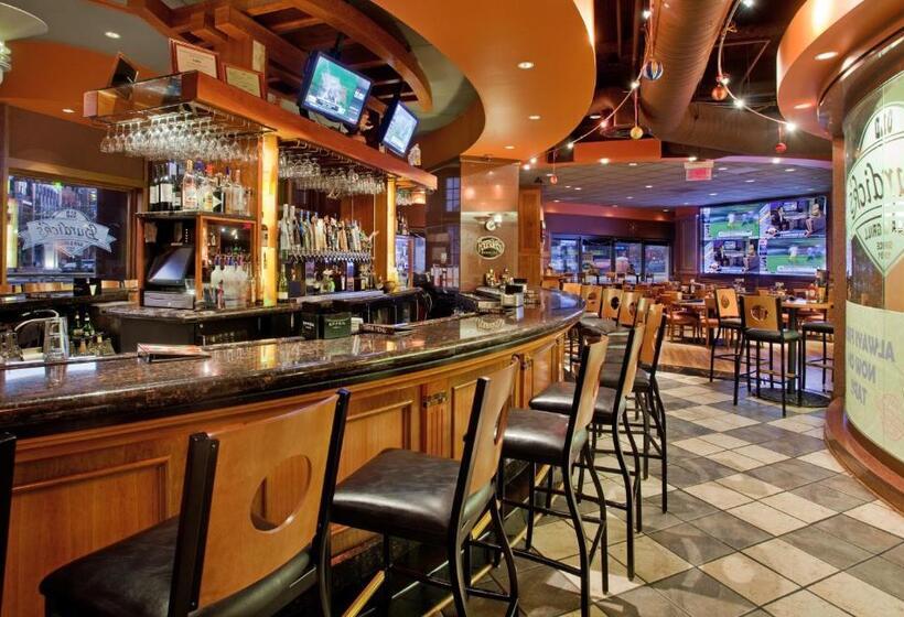 Radisson Plaza Hotel At Kalamazoo Center