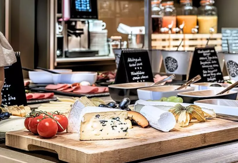 Steigenberger Hotel Treudelberg Hamburg