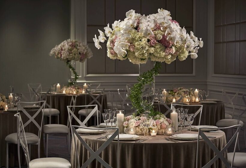 هتل The Ritzcarlton, Cleveland