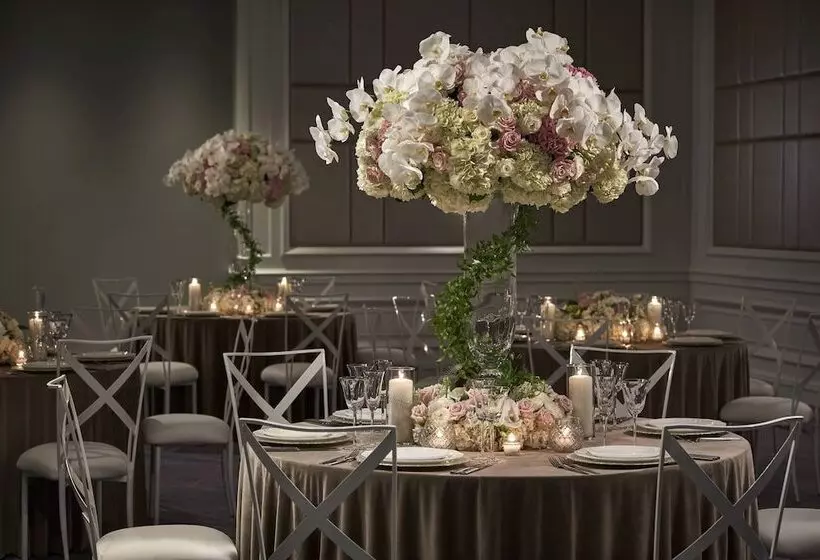 בית מלון כפרי The Ritzcarlton, Cleveland