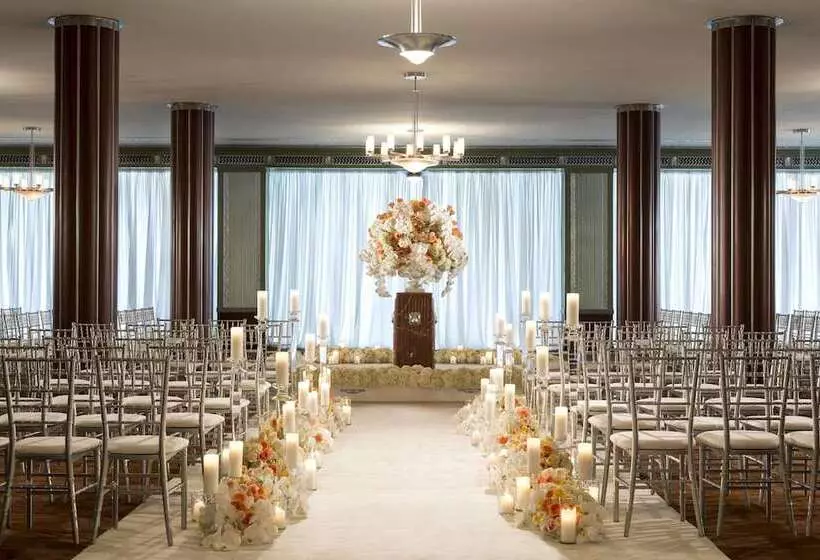 בית מלון כפרי The Ritzcarlton, Cleveland