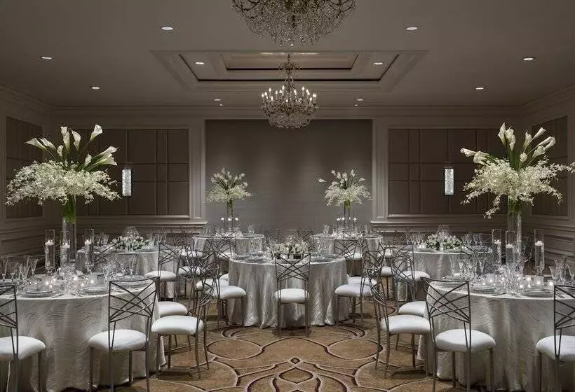 בית מלון כפרי The Ritzcarlton, Cleveland