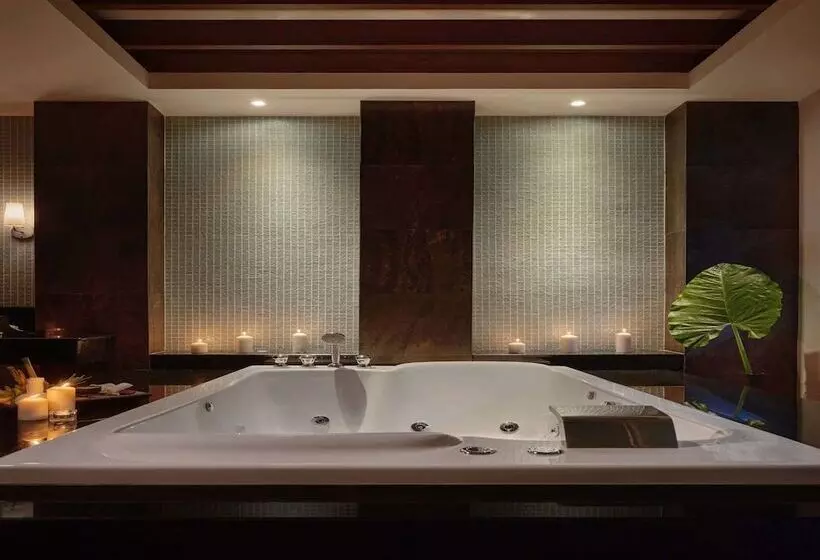 Novotel Phuket Vintage Park Resort