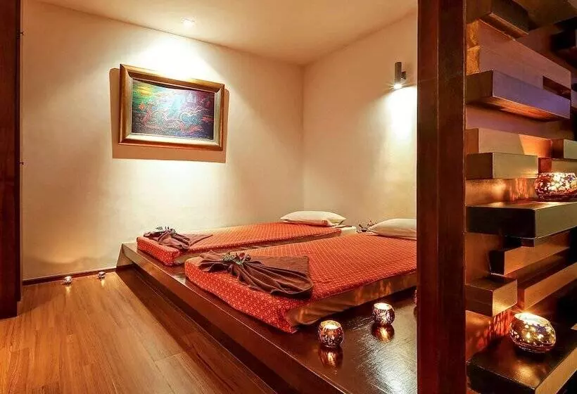 Novotel Phuket Vintage Park Resort