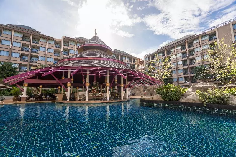 Novotel Phuket Vintage Park Resort