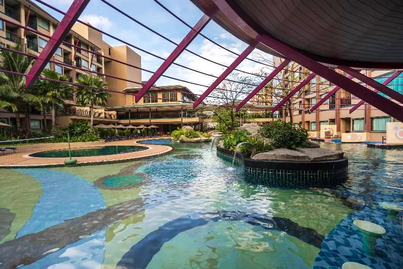 Novotel Phuket Vintage Park Resort