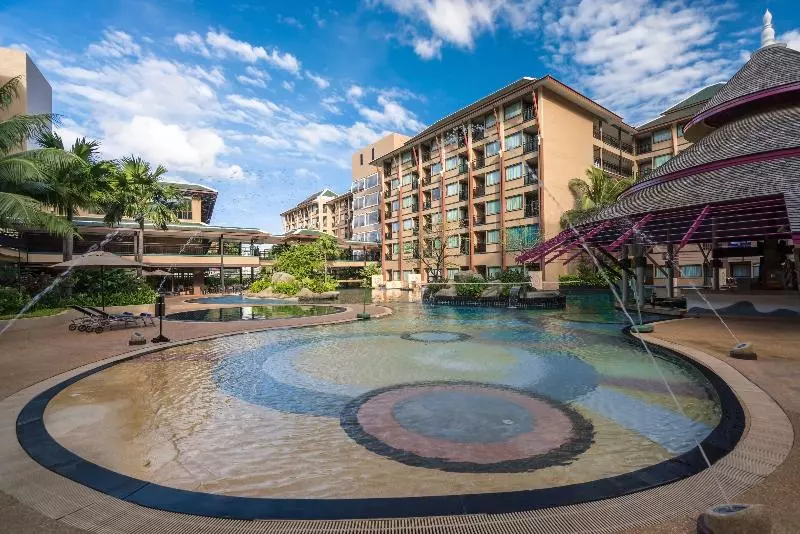 Novotel Phuket Vintage Park Resort