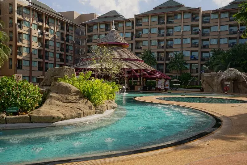 Novotel Phuket Vintage Park Resort