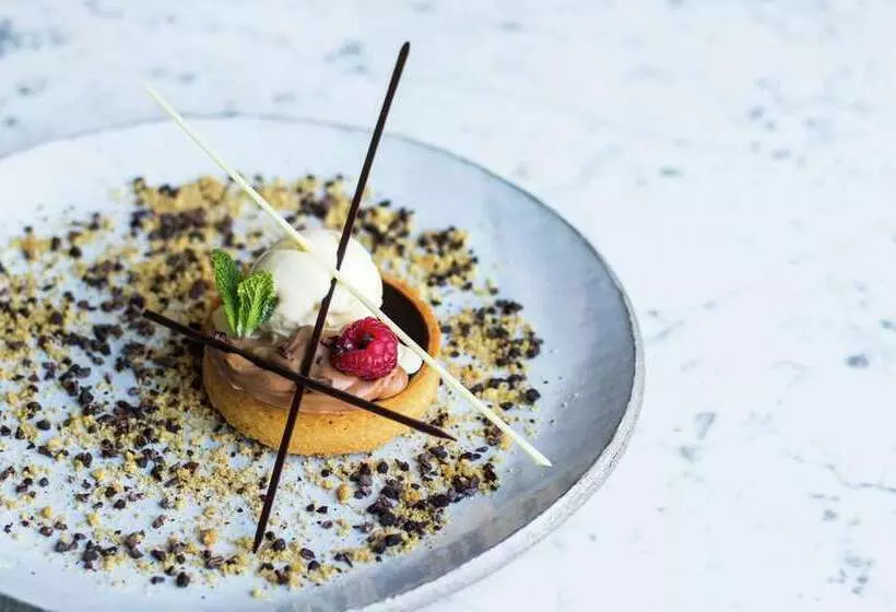 هتل Hilton Brussels Grand Place