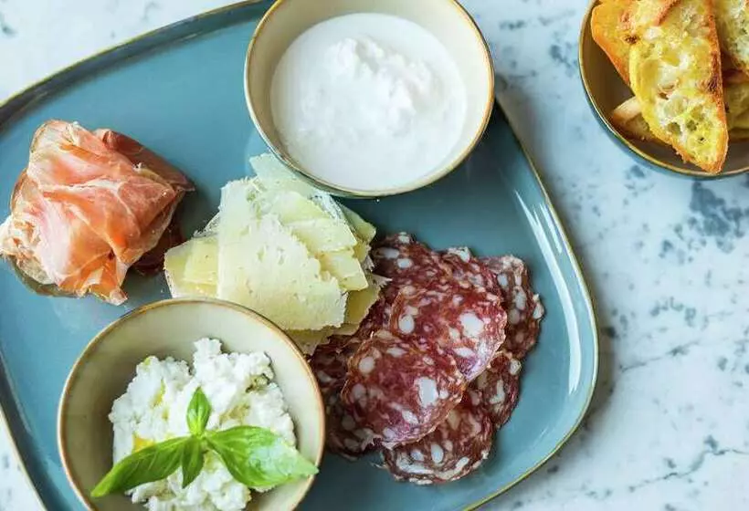 هتل Hilton Brussels Grand Place