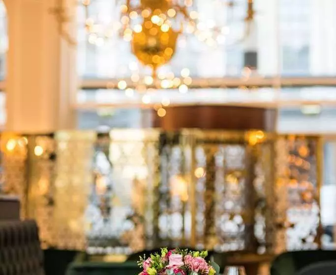 هتل Hilton Brussels Grand Place