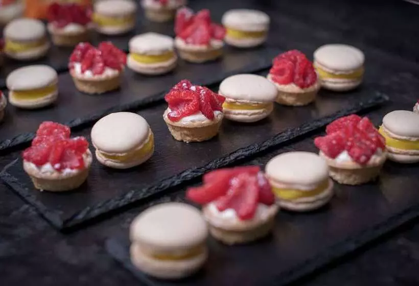 هتل Hilton Brussels Grand Place