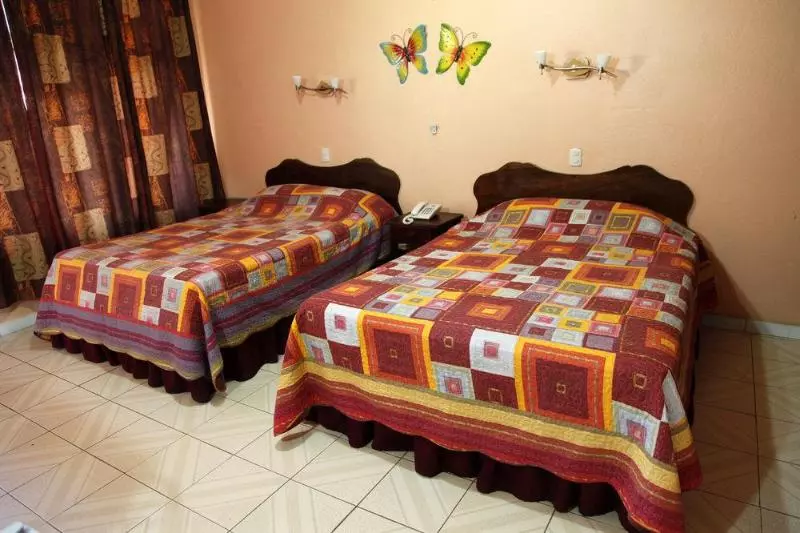 ホテル Nahomi Divisamar By Lhr