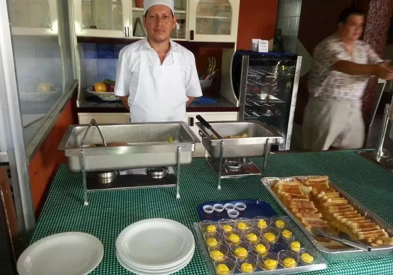 ホテル Nahomi Divisamar By Lhr