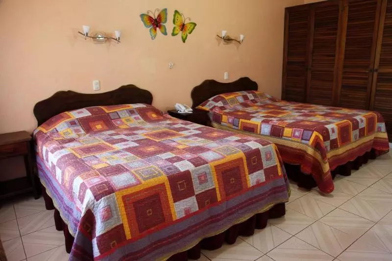 ホテル Nahomi Divisamar By Lhr