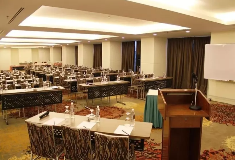 هتل Royal Kuala Lumpur