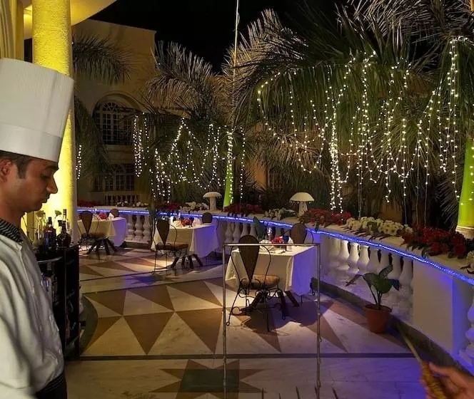 Отель Taj Mahal, Lucknow