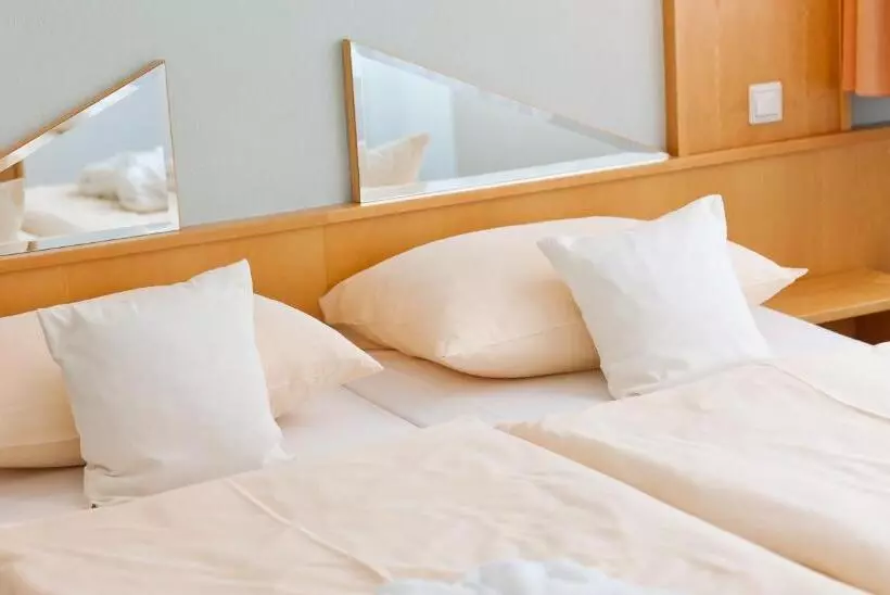 בית מלון כפרי Villa Subklew