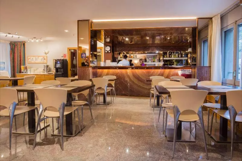 ホテル YOMO Imperial