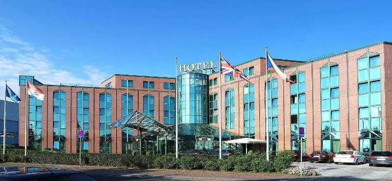 Отель Amadeus Frankfurt