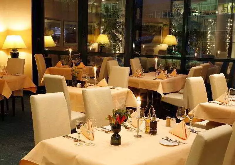 Отель Amadeus Frankfurt