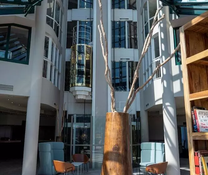 Отель Amadeus Frankfurt