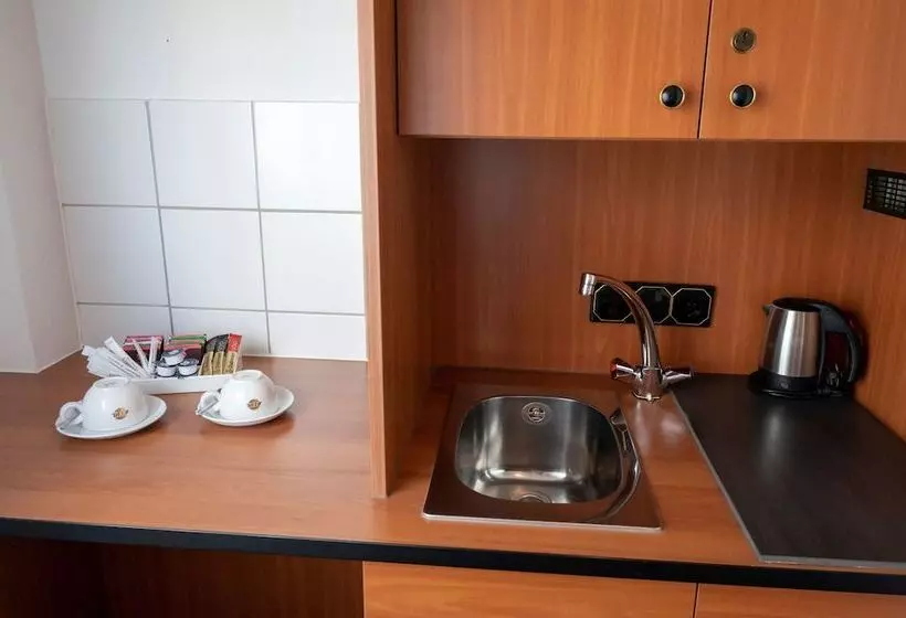 Отель Amadeus Frankfurt