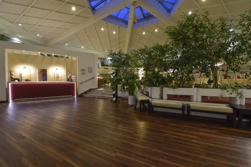 Atrium Hotel Amadeus
