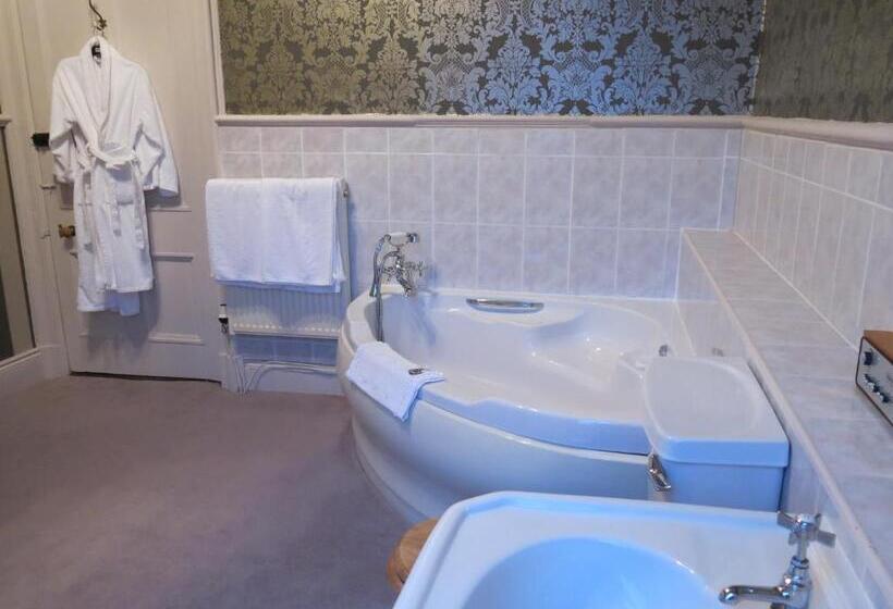 هتل Pitlochry Dundarach