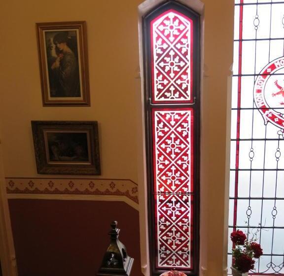 هتل Pitlochry Dundarach