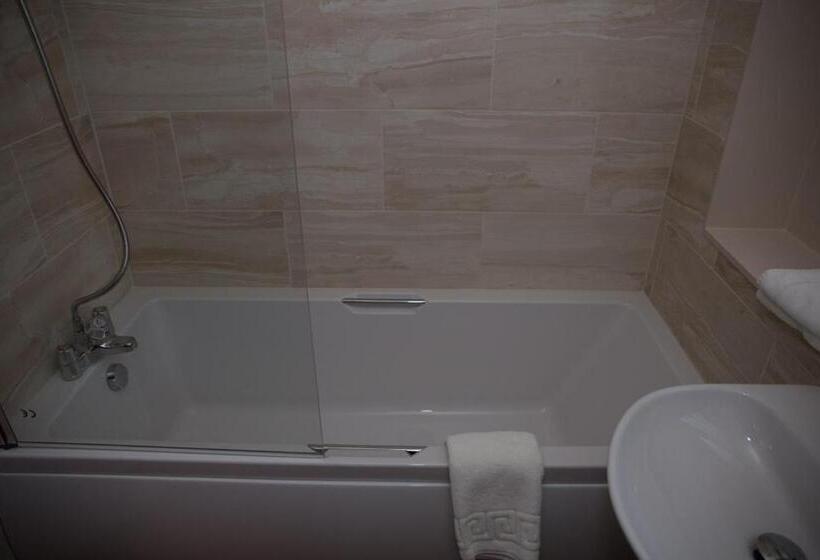 هتل Pitlochry Dundarach