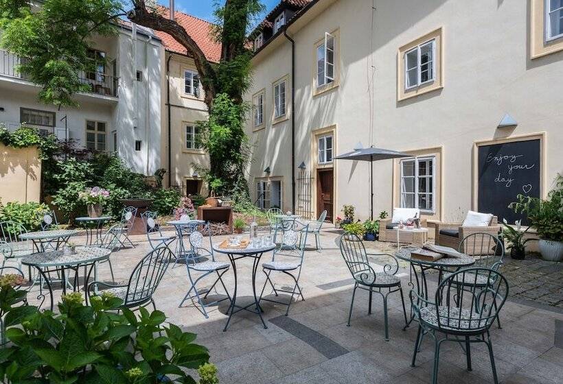 هتل Monastery Garden Prague