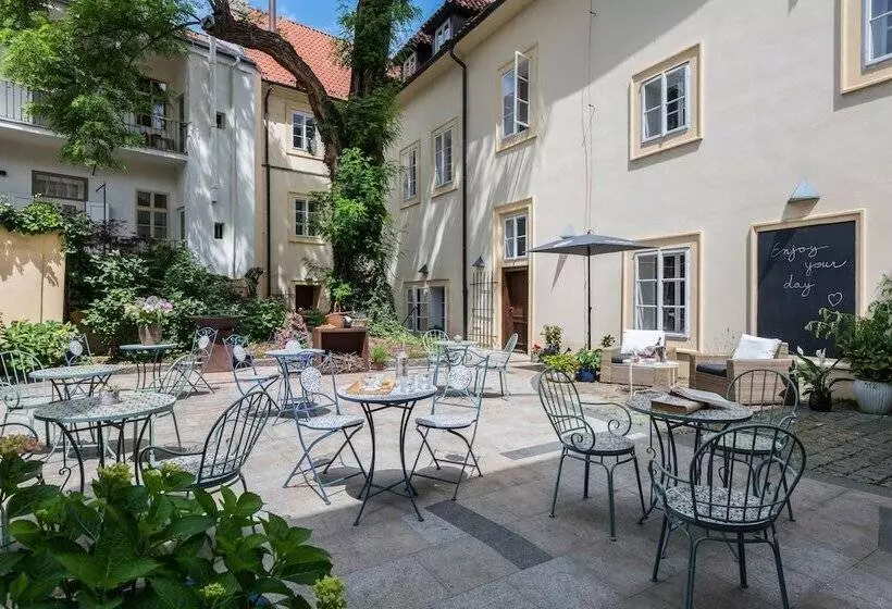 هتل Monastery Garden Prague