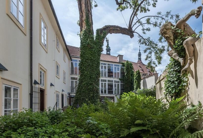 هتل Monastery Garden Prague